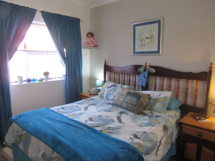 3 Bedroom Property for Sale in Deoville Park Western Cape